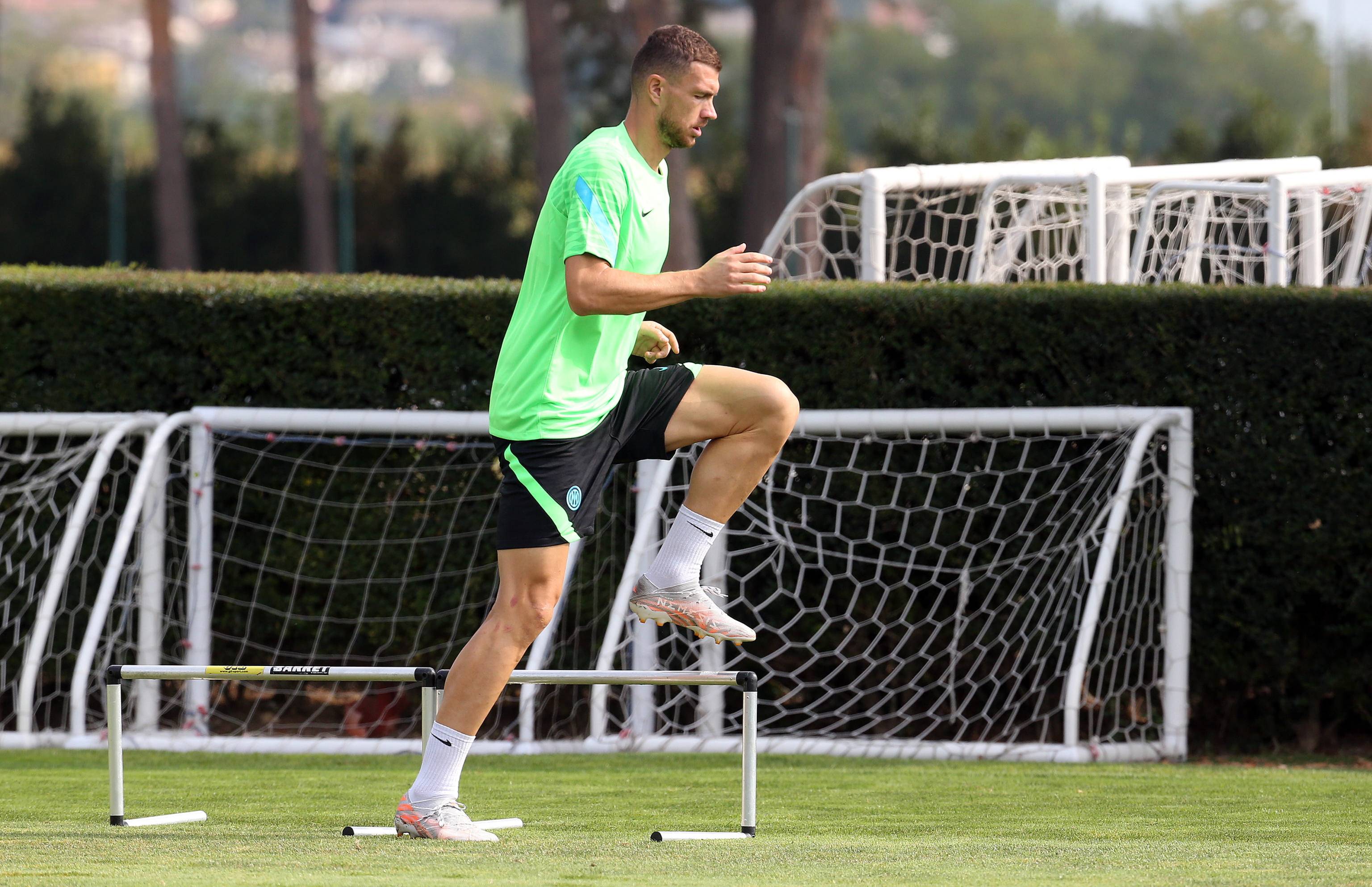 今晨广州队备战欧冠，调整名单细节曝光，话题不断，球探报告显示潜力(欧冠最新消息)